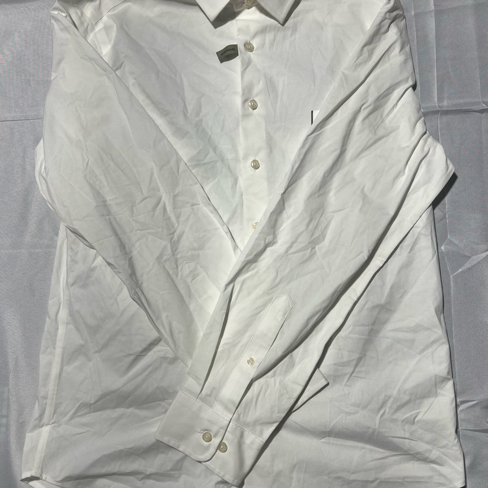 Men's White Long-Sleeve Dress Shirt - Classic Button-Down